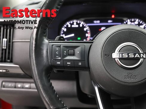 Used 2022 Nissan Pathfinder SL AWD/4WD image 15