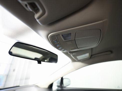 Used 2018 Ford Fusion SE w/ Equipment Group 201A image 26