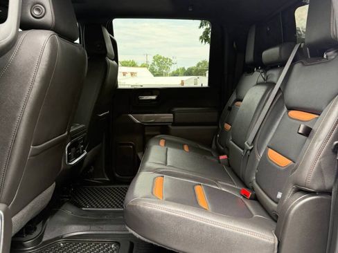 Used 2022 GMC Sierra 2500 AT4 w/ AT4 Premium Plus Package AWD/4WD image 17
