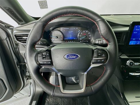 Used 2023 Ford Explorer ST-Line w/ Class IV Trailer Tow Package image 11
