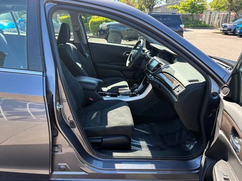 Used 2024 Toyota Corolla SE FWD image 34