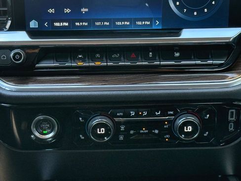 Used 2024 Chevrolet Silverado 1500 LT image 15