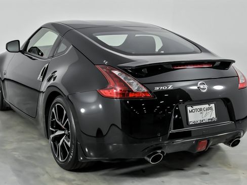 Used 2020 Nissan 370Z w/ Sport Package image 10