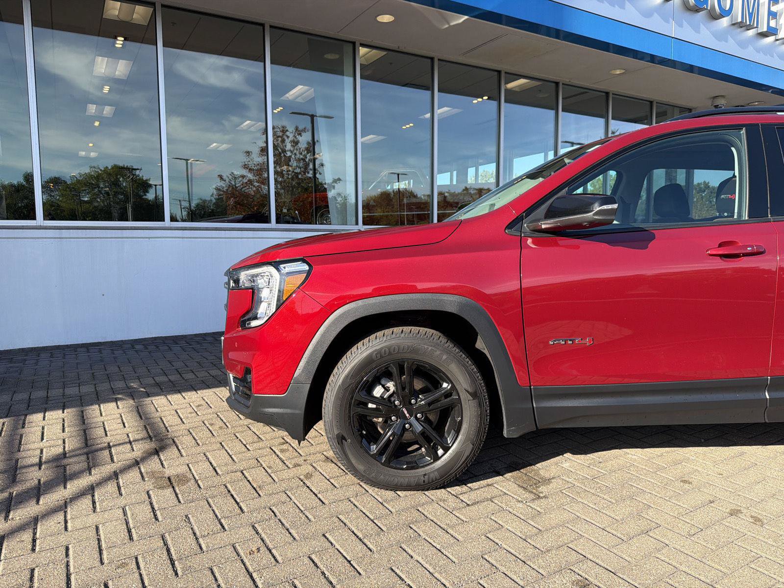 Used 2024 GMC Terrain AT4 w/ Infotainment Package II AWD/4WD image 9