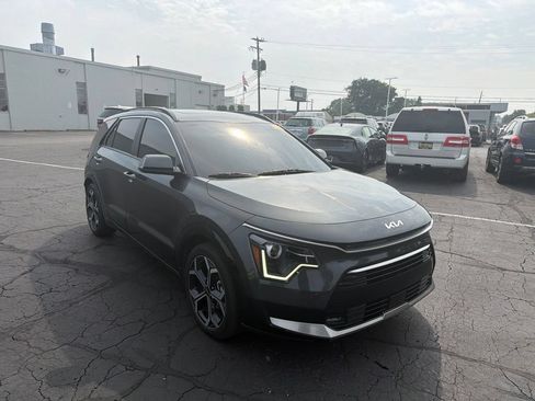 Used 2023 Kia Niro EX Touring FWD image 4