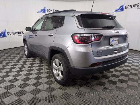 Used 2021 Jeep Compass Latitude AWD/4WD image 3