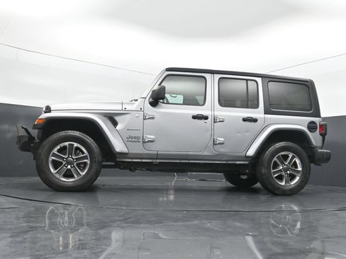 Used 2021 Jeep Wrangler Unlimited Sahara AWD/4WD image 36