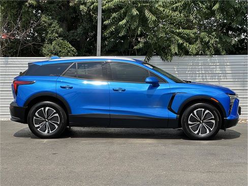 Used 2024 Chevrolet Blazer EV LT AWD/4WD image 9