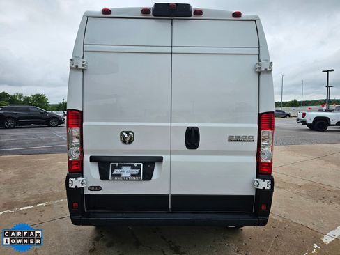 Used 2023 RAM ProMaster 2500 FWD image 4