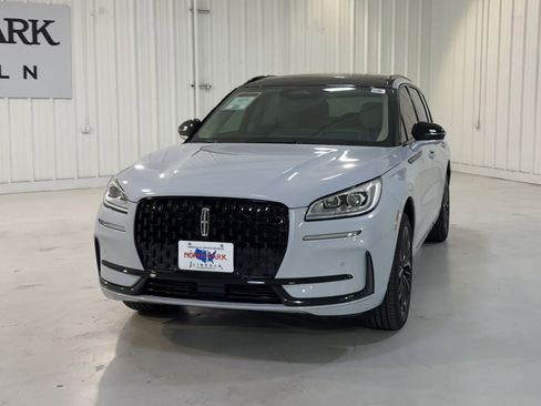 New 2026 Lincoln Corsair Reserve w/ Jet Appearance Package image 4