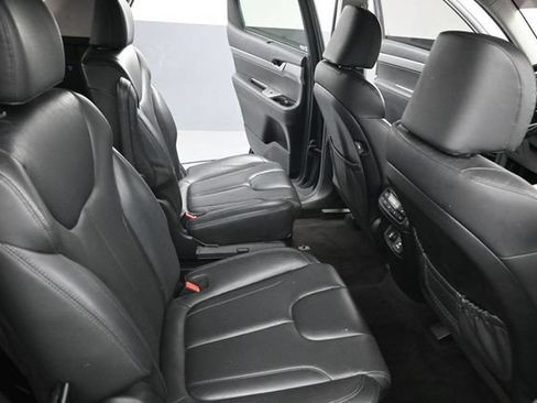 Used 2022 Hyundai Palisade SEL w/ Premium Package FWD image 19