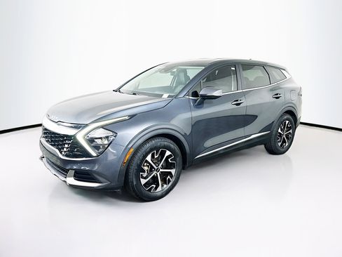 Used 2023 Kia Sportage EX image 3