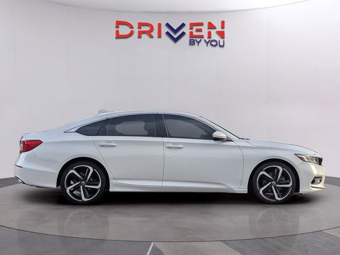 Used 2019 Honda Accord Sport image 6