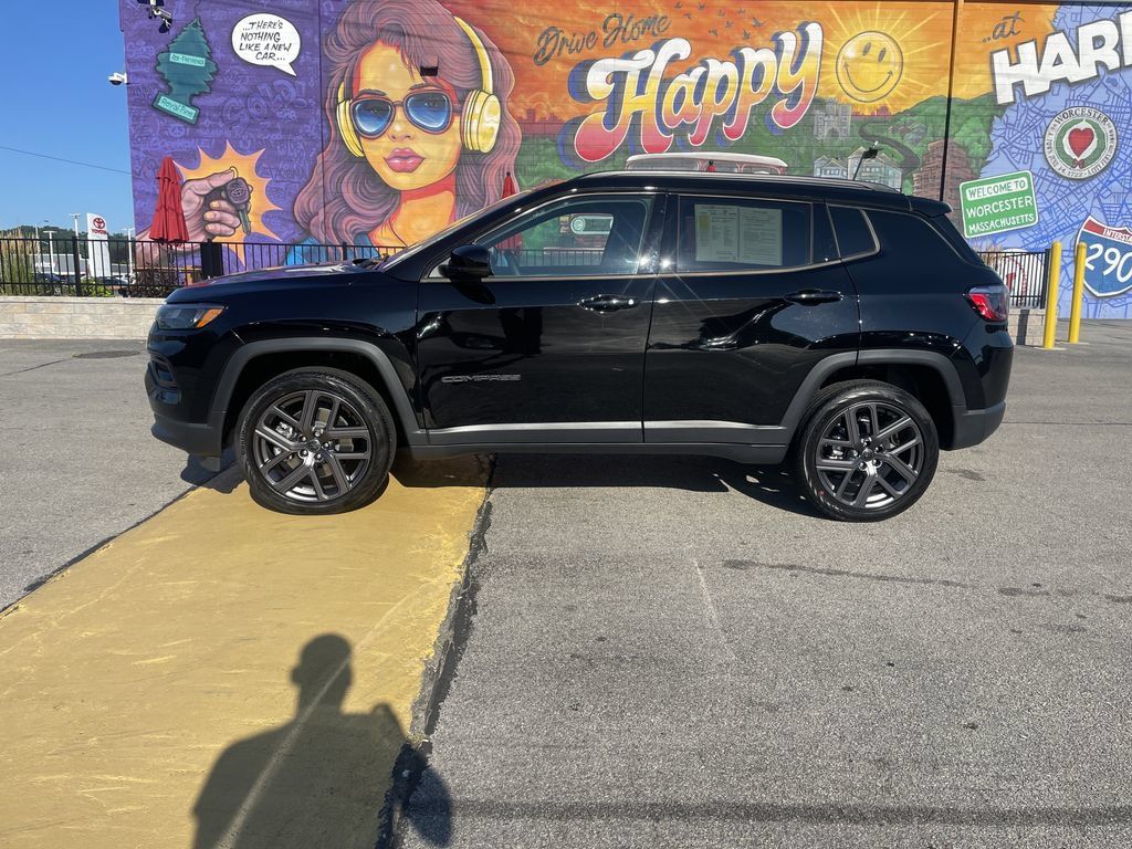 Used 2026 Jeep Compass Limited AWD/4WD image 2