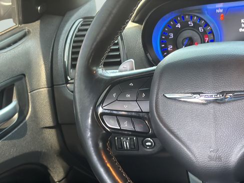 Used 2019 Chrysler 300 S RWD image 27