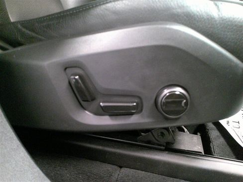 Used 2020 Volvo XC90 T6 Momentum w/ Protection Package Premier image 35