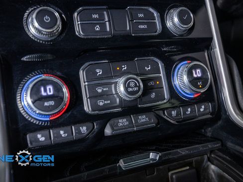 Used 2023 GMC Yukon Denali w/ Advanced Technology Package AWD/4WD image 22
