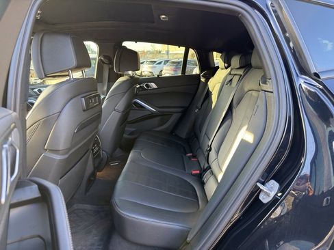 Used 2022 BMW X6 M50i w/ Executive Package image 10