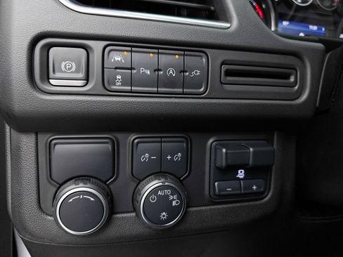 Used 2021 Chevrolet Tahoe LT w/ LT Signature Package image 9