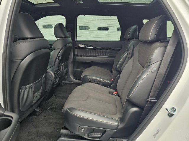 Used 2025 Hyundai Palisade Calligraphy AWD/4WD image 16