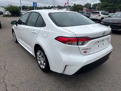 Used 2024 Toyota Corolla LE FWD image 5