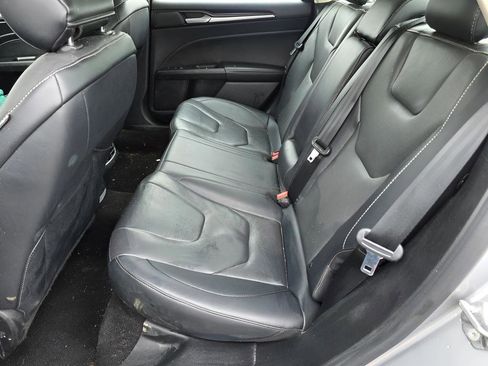 Used 2020 Ford Fusion Titanium image 15