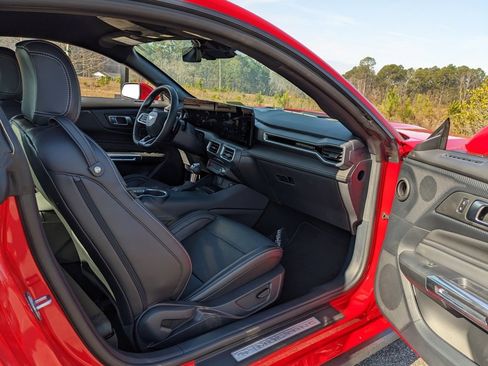 Used 2024 Ford Mustang GT Premium image 33