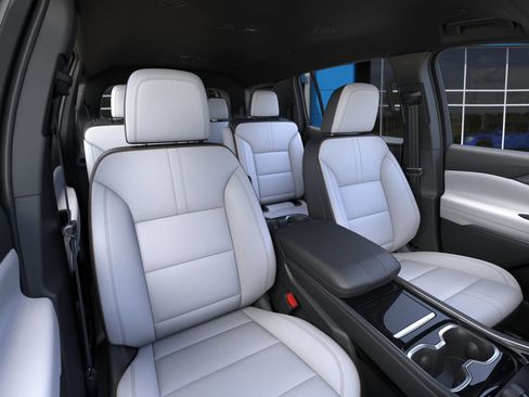 New 2026 Chevrolet Traverse High Country FWD image 14