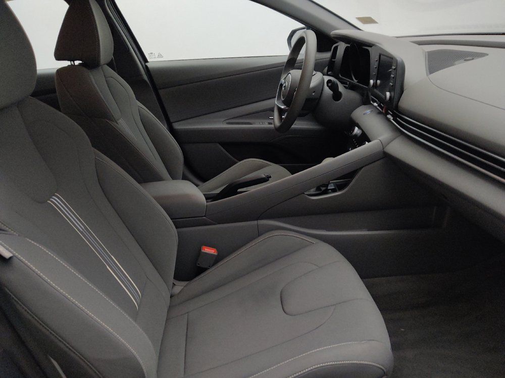 Used 2023 Hyundai Elantra SEL w/ Cargo Package FWD image 21