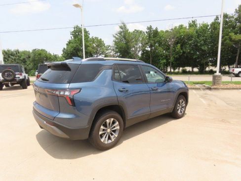 Used 2025 Chevrolet Equinox LT w/ Convenience Package II FWD image 9