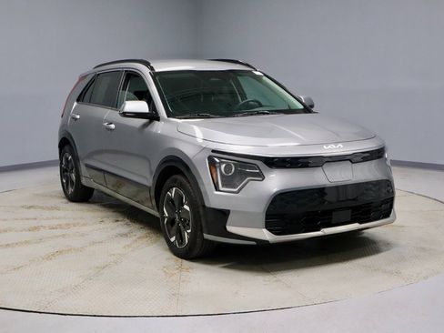 Used 2023 Kia Niro Wind w/ Wind Preserve Package image 1