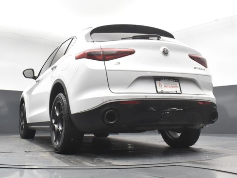Used 2018 Alfa Romeo Stelvio Sport w/ Quick Order Package 22J Sport AWD/4WD image 25