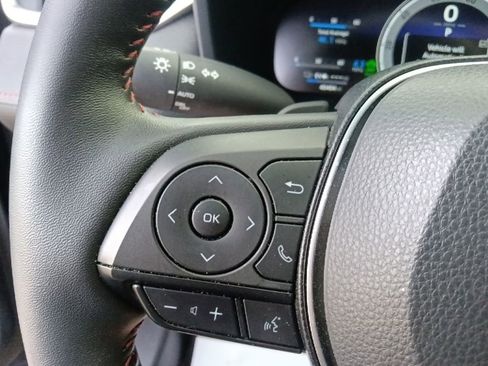 Used 2025 Toyota RAV4 XSE w/ Weather Package AWD/4WD image 18