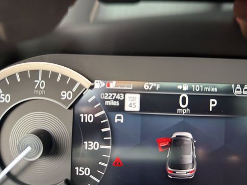 Used 2023 Land Rover Discovery Sport SE R-Dynamic AWD/4WD image 22