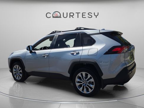 Certified 2025 Toyota RAV4 XLE Premium image 3