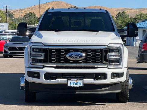 Used 2025 Ford F450 Platinum w/ FX4 Off-Road Package image 9