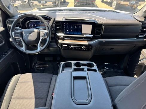 Used 2023 Chevrolet Silverado 1500 RST w/ Redline Edition AWD/4WD image 9