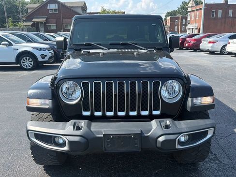 Used 2019 Jeep Wrangler Unlimited Sahara AWD/4WD image 2