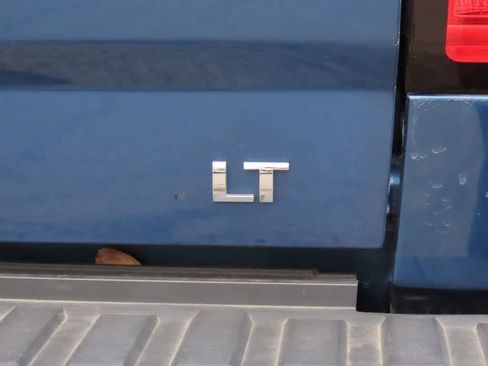 Used 2018 Chevrolet Silverado 1500 LT w/ All Star Edition image 8