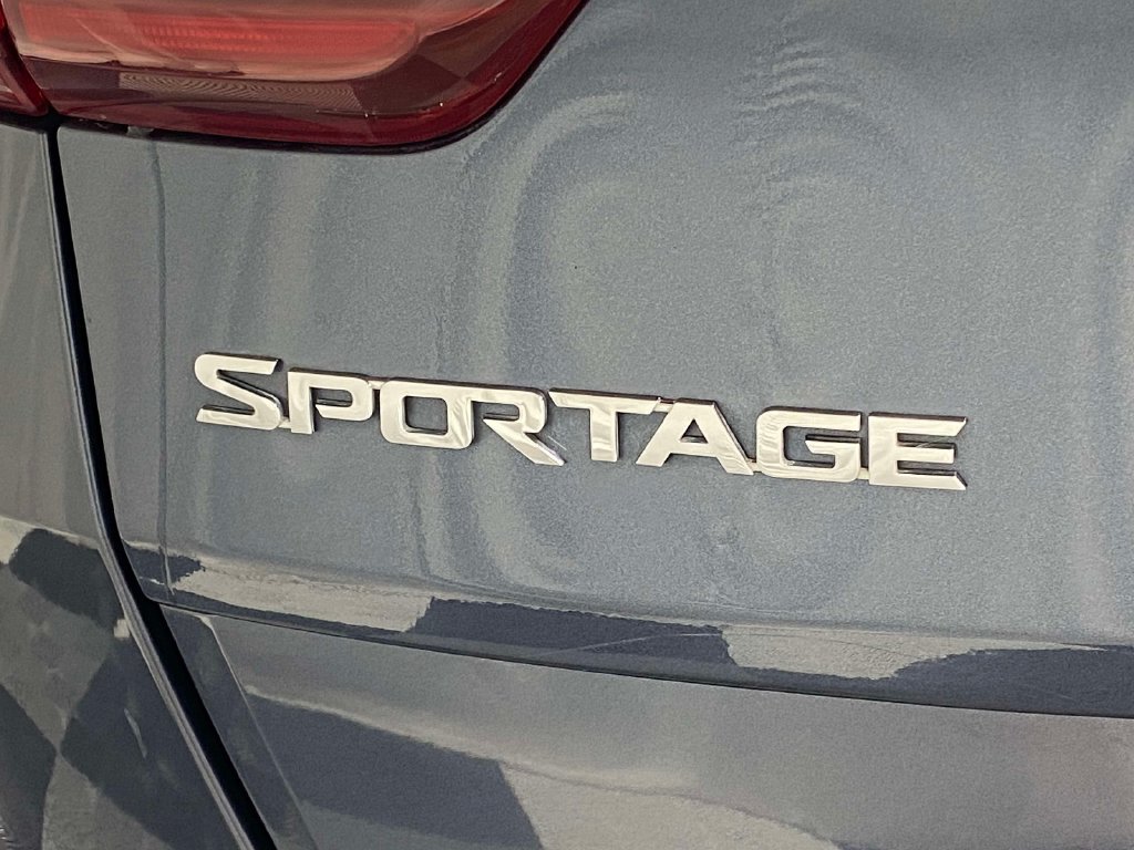 Used 2022 Kia Sportage LX AWD/4WD image 9