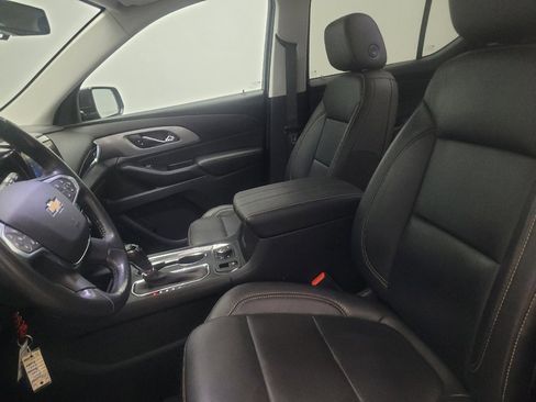 Used 2020 Chevrolet Traverse LT w/ LT Premium Package AWD/4WD image 17