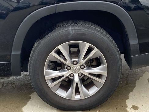 Used 2015 Toyota Highlander XLE image 8