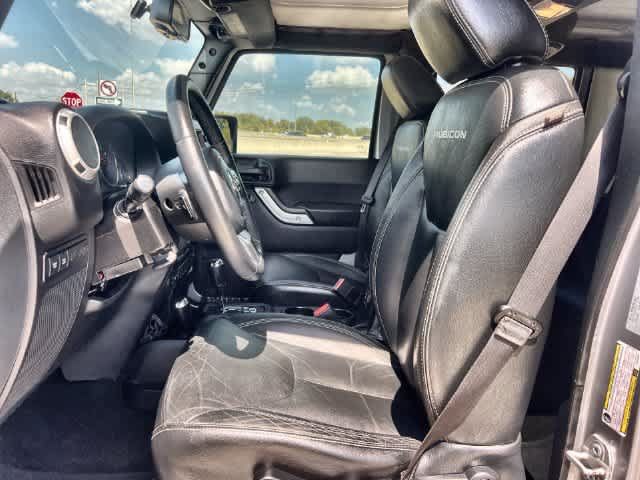 Used 2016 Jeep Wrangler Unlimited Rubicon w/ Connectivity Group AWD/4WD image 11