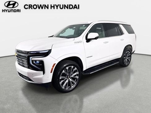 Used 2025 Chevrolet Tahoe High Country RWD image 1