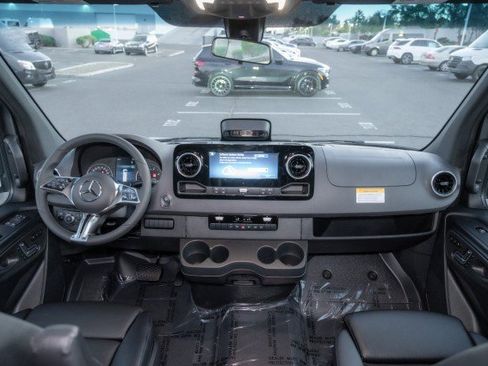 New 2026 Mercedes-Benz Sprinter 2500 image 17
