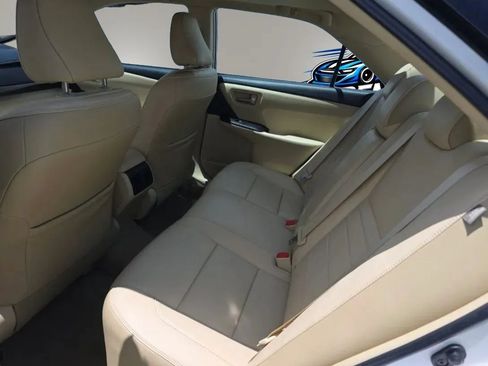 Used 2016 Toyota Camry XLE w/ Moonroof Package FWD image 8