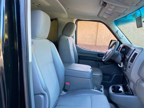 Used 2017 Nissan NV 3500 SV w/ SV Technology Package image 33