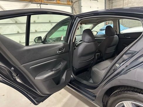Used 2019 Nissan Altima 2.5 SV FWD image 14