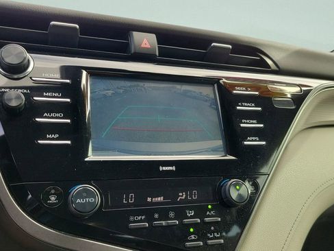 Used 2020 Toyota Camry SE image 17