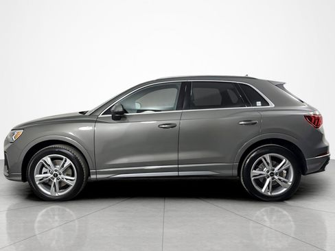 Used 2023 Audi Q3 2.0T Premium w/ Convenience Package image 2